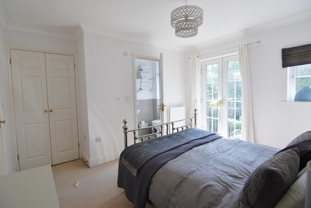 3 bed Town House for rent in Tonbridge. From Martin & Co - Tonbridge