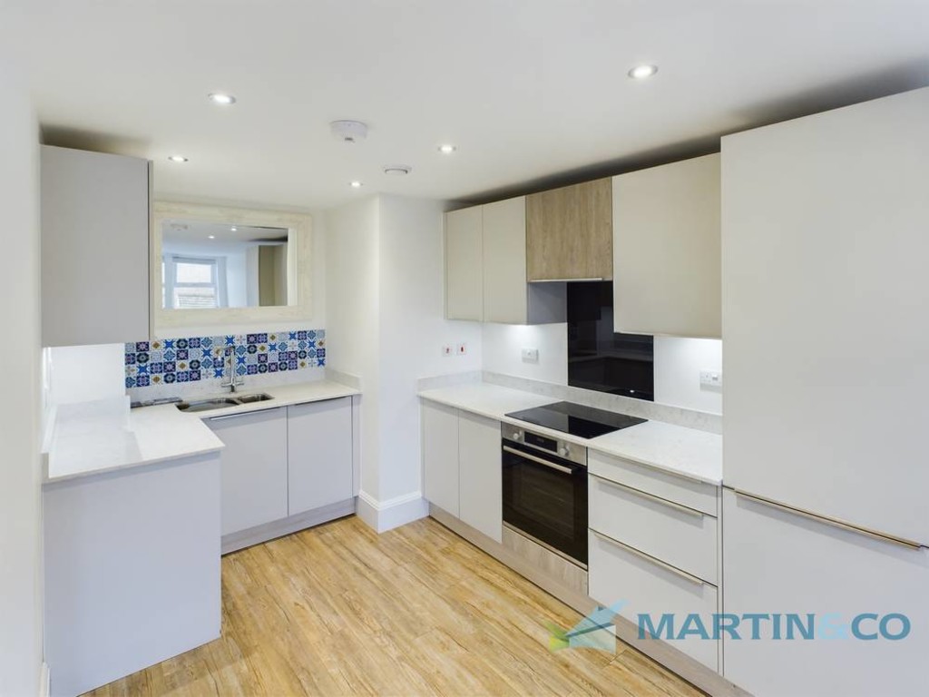 2 bed Apartment for rent in Kent. From Martin & Co - Tonbridge