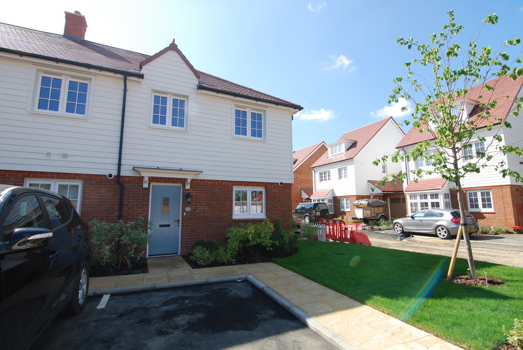 3 bed End of Terrace for rent in Tonbridge. From Martin & Co - Tonbridge 3 bed End of Terrace for rent in Tonbridge. From Martin & Co - Tonbridge