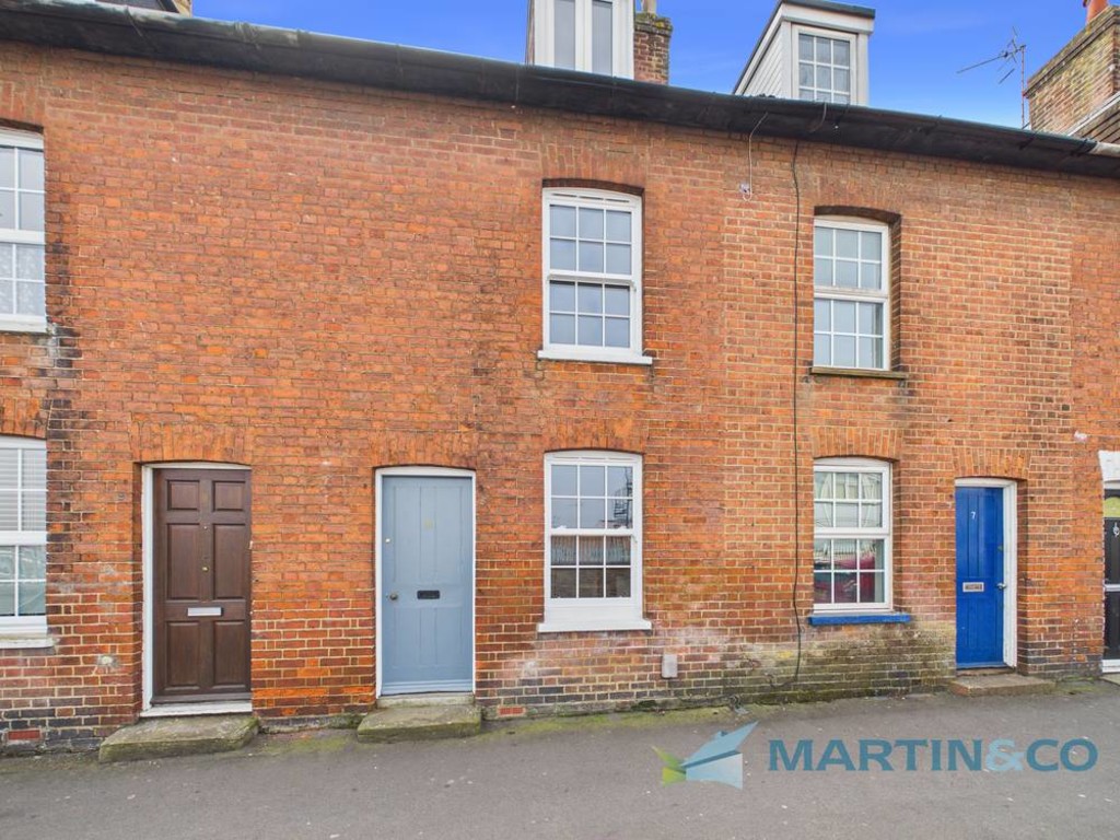 3 bed Mid Terraced House for rent in Kent. From Martin & Co - Tonbridge