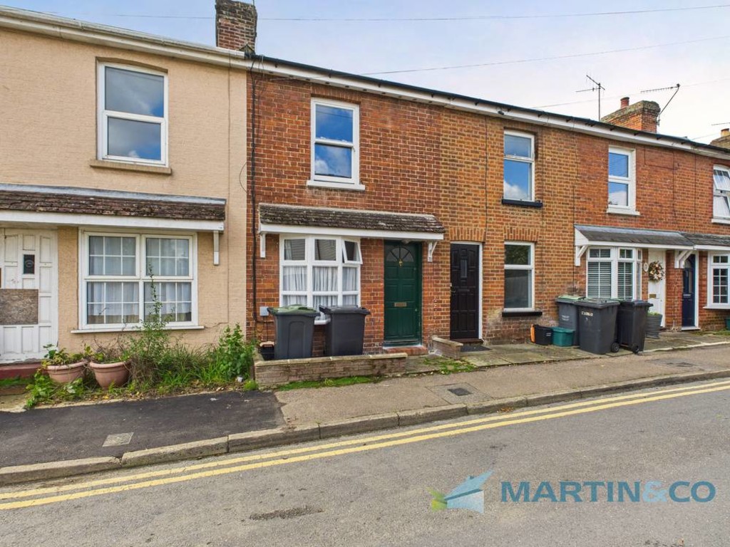 2 bed Mid Terraced House for rent in Tonbridge. From Martin & Co - Tonbridge