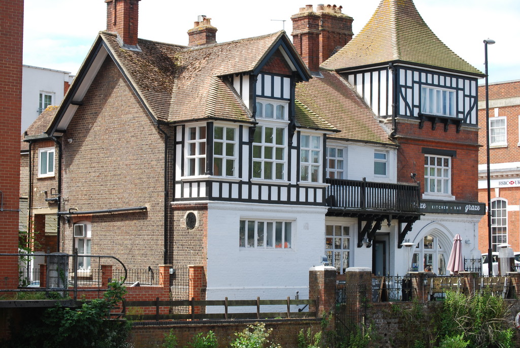 2 bed Apartment for rent in Tonbridge. From Martin & Co - Tonbridge