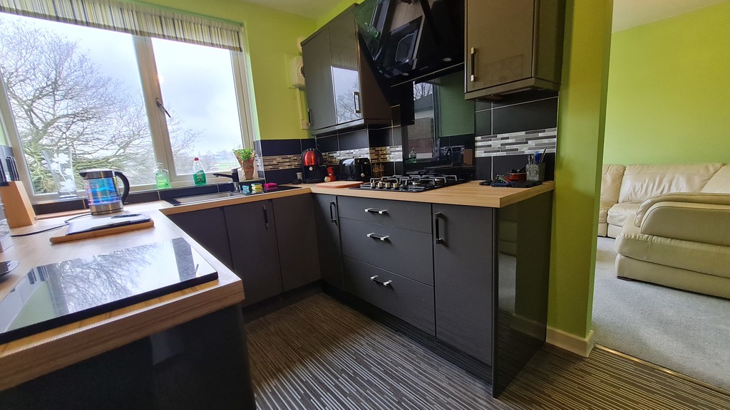 3 bed Apartment for rent in West Yorkshire. From Martin & Co - Leeds Horsforth