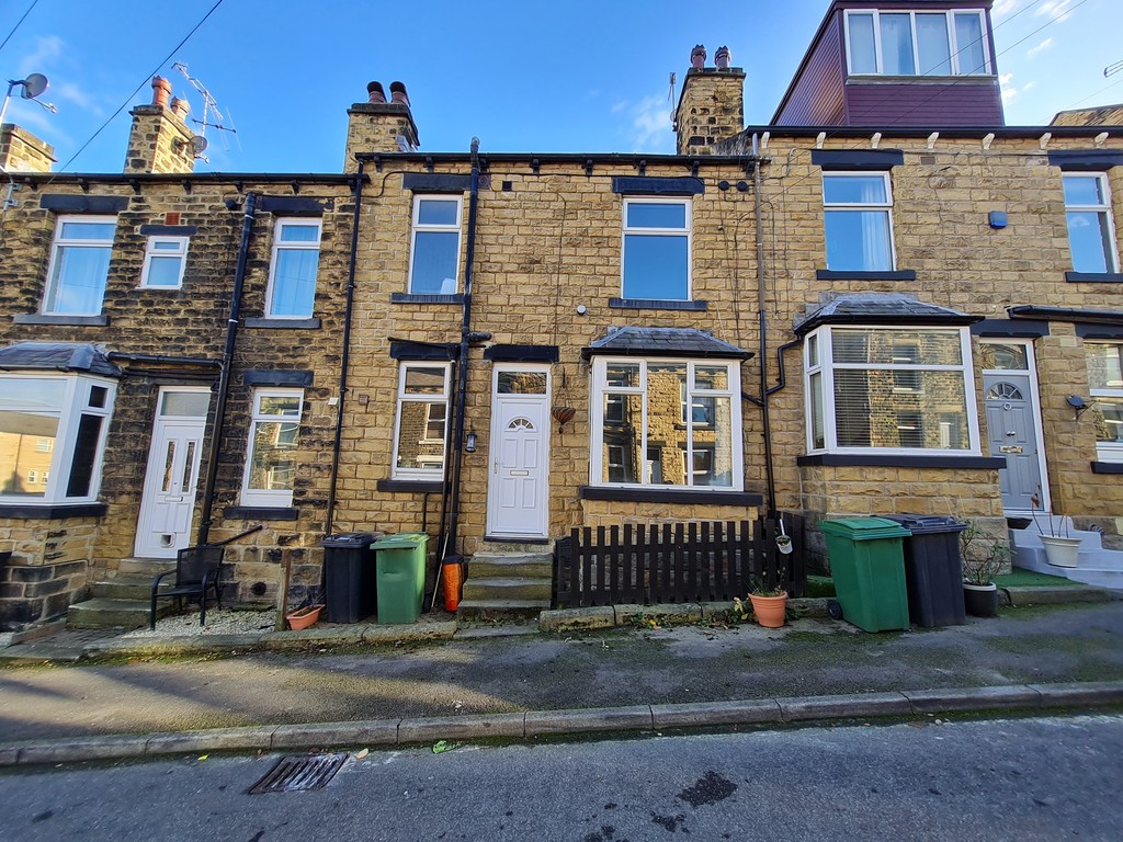 2 bed Mid Terraced House for rent in West Yorkshire. From Martin & Co - Leeds Horsforth