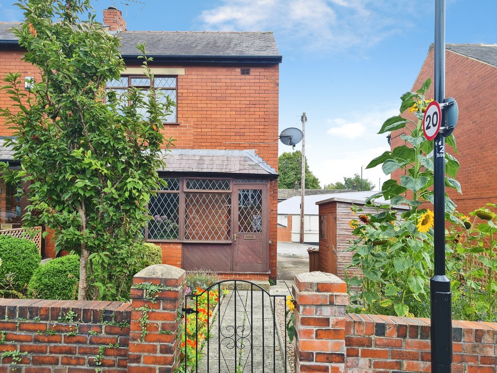 2 bed End of Terrace for rent in West Yorkshire. From Martin & Co - Leeds Horsforth