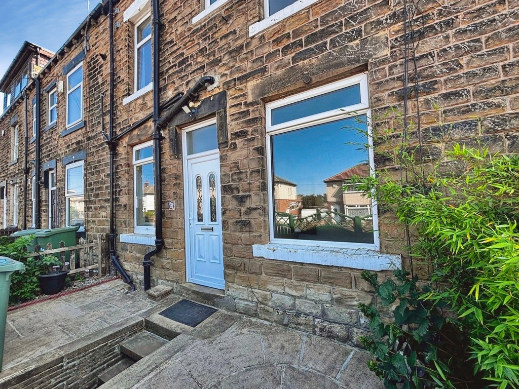 3 bed Mid Terraced House for rent in West Yorkshire. From Martin & Co - Leeds Horsforth 3 bed Mid Terraced House for rent in West Yorkshire. From Martin & Co - Leeds Horsforth