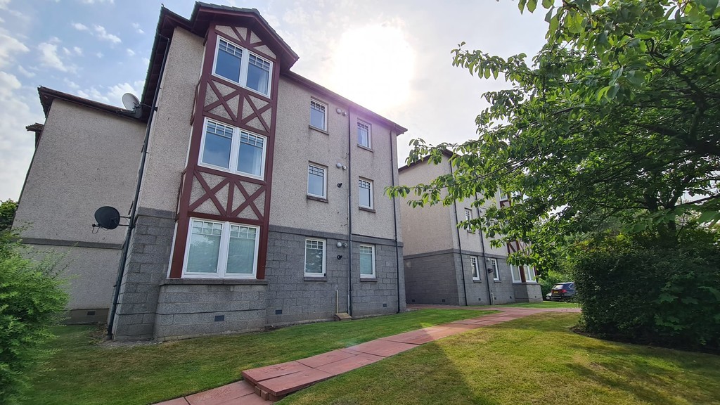 2 bed Apartment for rent in Bieldside. From Martin & Co - Aberdeen