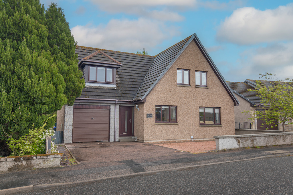 5 bed Detached for rent in Alford. From Martin & Co - Aberdeen 5 bed Detached for rent in Alford. From Martin & Co - Aberdeen