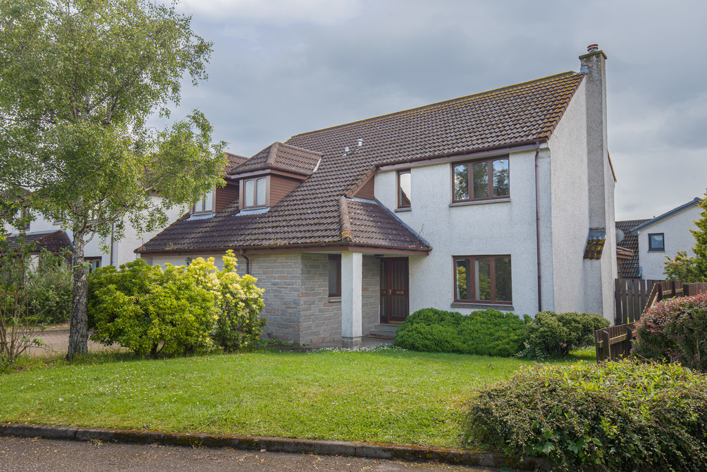 5 bed Detached for rent in Aberdeen. From Martin & Co - Aberdeen