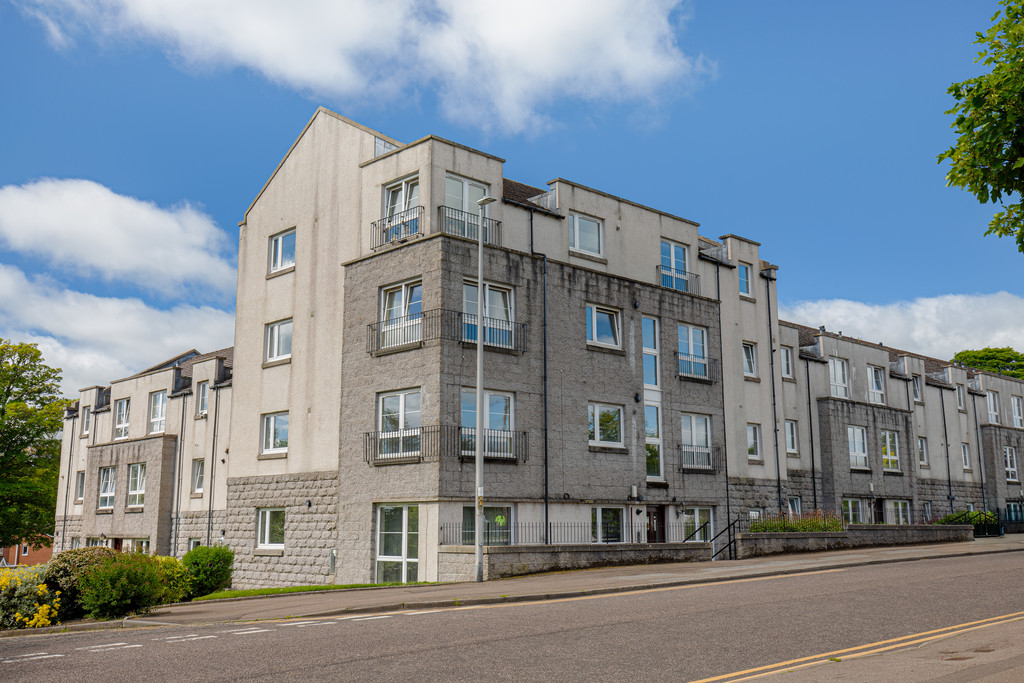2 bed 1st Floor Flat for rent in Aberdeen. From Martin & Co - Aberdeen