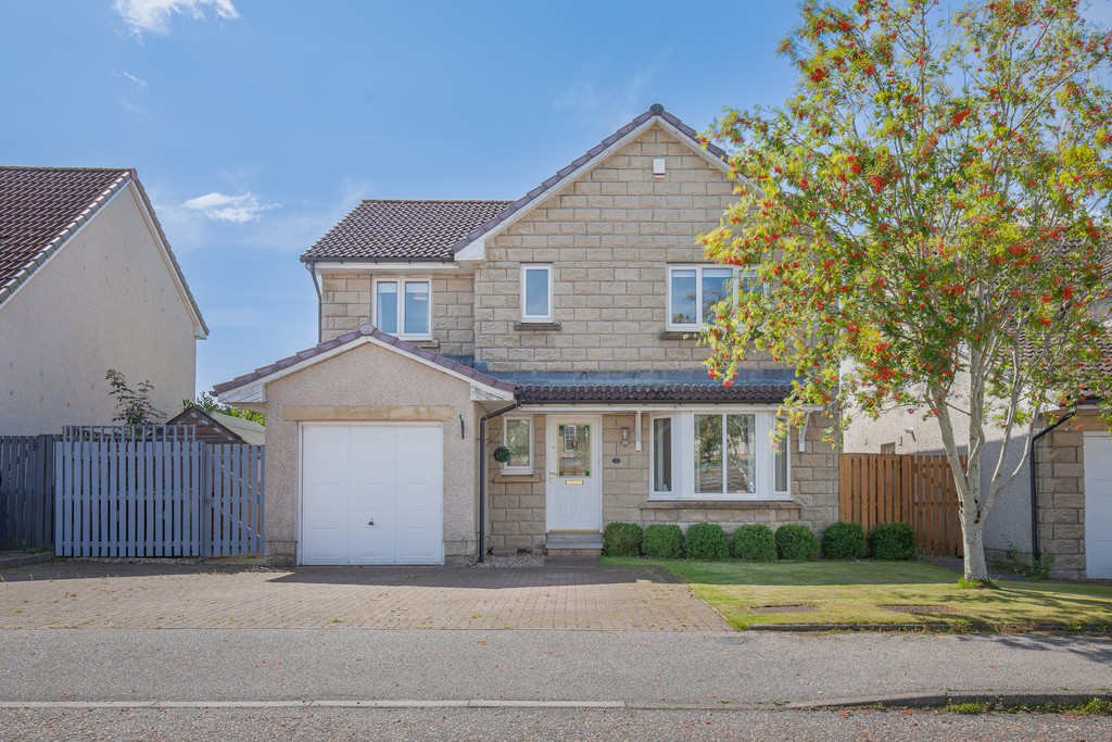 4 bed Detached for rent in Kirkton of Skene. From Martin & Co - Aberdeen 4 bed Detached for rent in Kirkton of Skene. From Martin & Co - Aberdeen