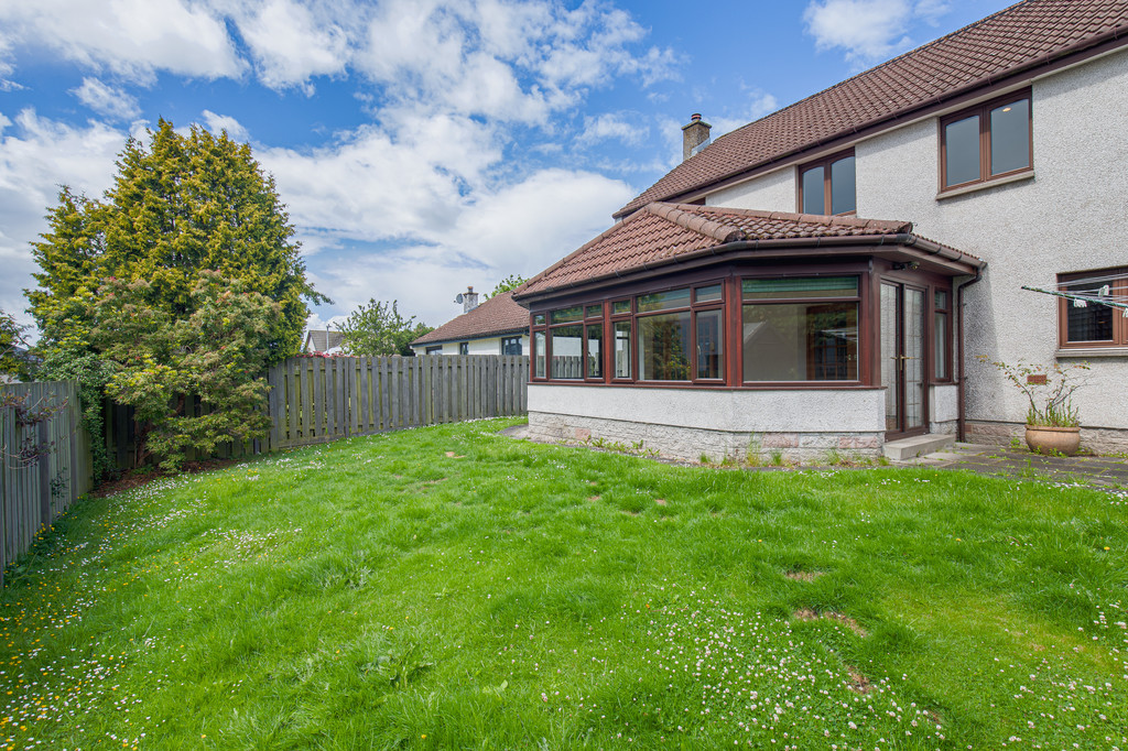 5 bed Detached for rent in Aberdeen. From Martin & Co - Aberdeen 5 bed Detached for rent in Aberdeen. From Martin & Co - Aberdeen
