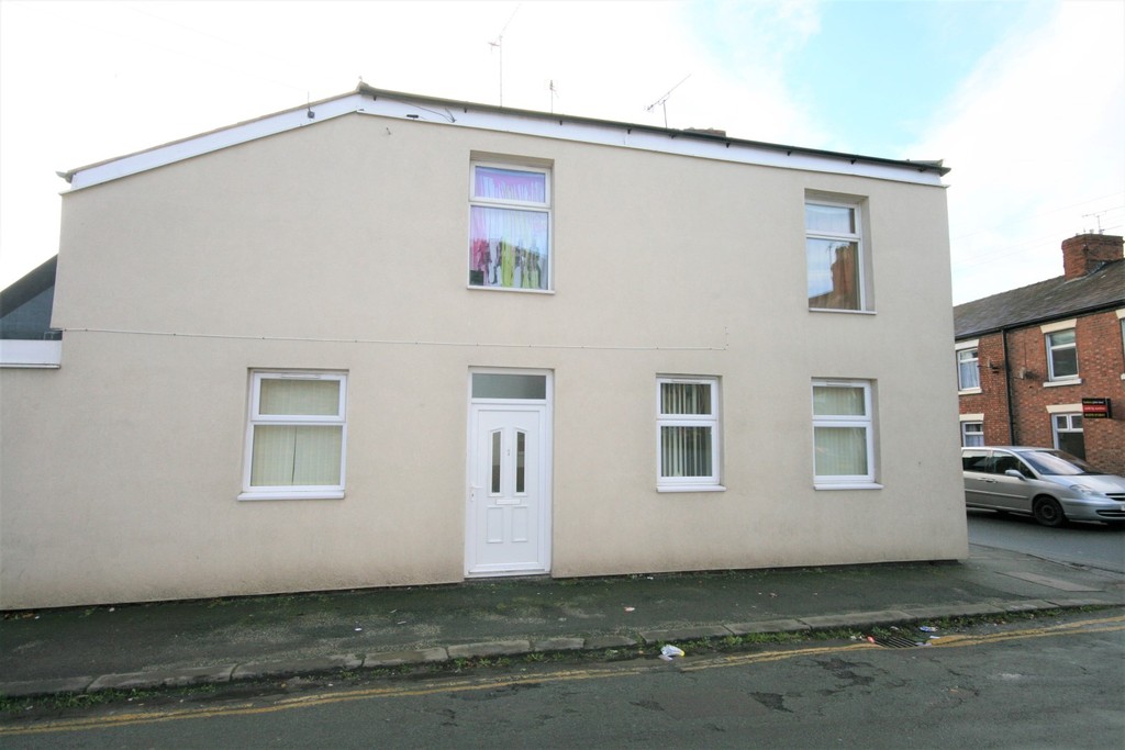 2 bed Apartment for rent in Coppenhall Moss. From Martin & Co - Crewe