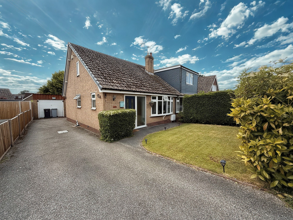 2 bed Semi-detached bungalow for rent in Cheshire. From Martin & Co - Crewe