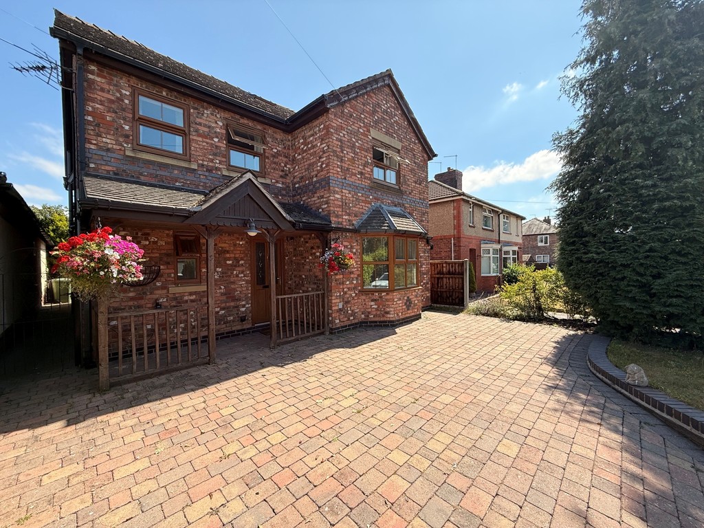 5 bed Detached for rent in Crewe. From Martin & Co - Crewe 5 bed Detached for rent in Crewe. From Martin & Co - Crewe