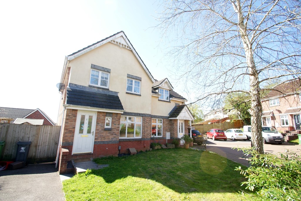 3 bed Semi-Detached House for rent in Castleton. From Martin & Co - Cardiff