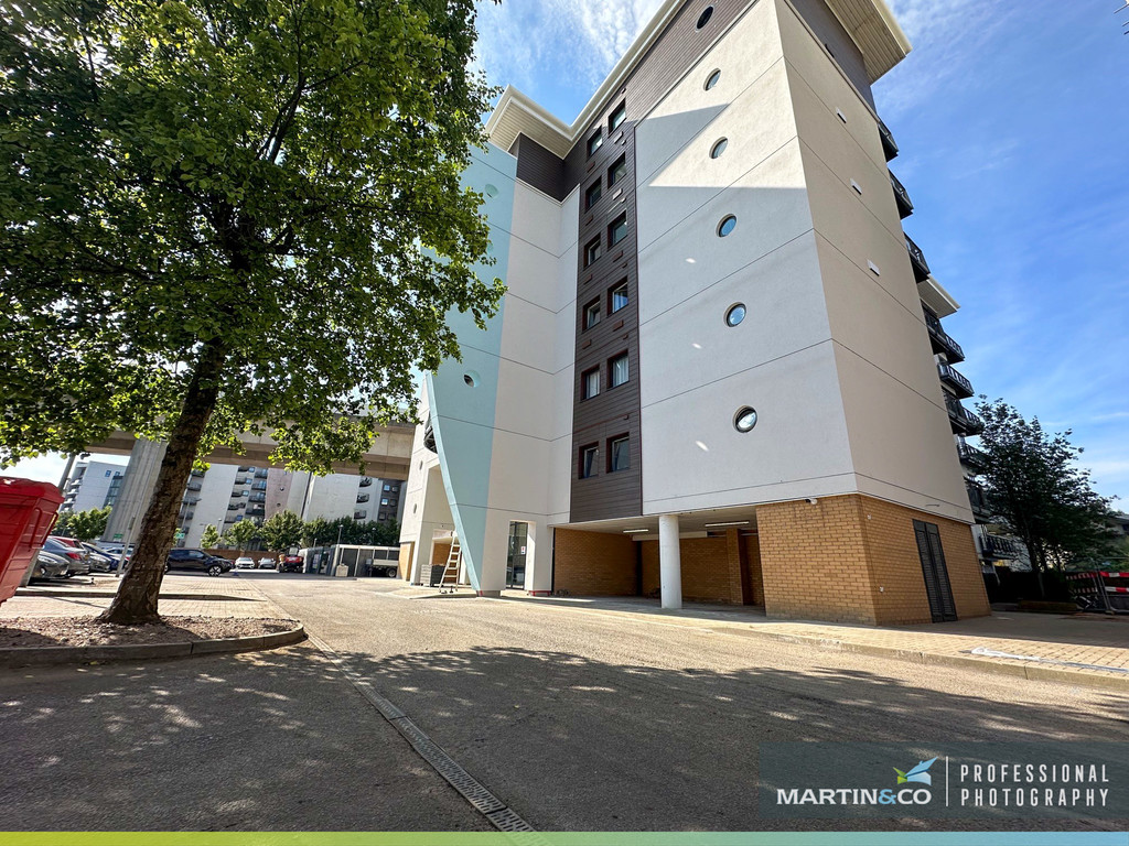 2 bed Penthouse for rent in Penarth. From Martin & Co - Cardiff