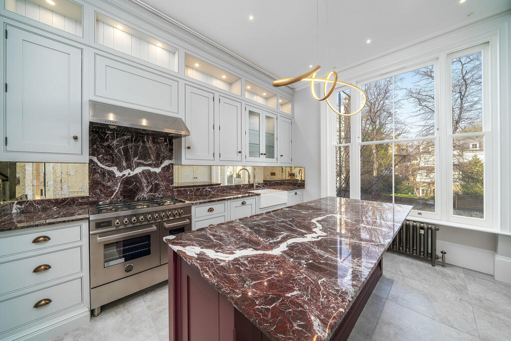 4 bed Mid Terraced House for rent in Kensington. From Martin & Co - Chelsea Riverside