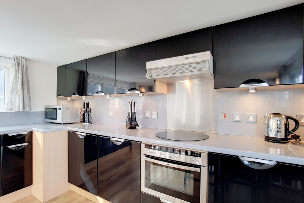 2 bed 1st Floor Flat for rent in Battersea. From Martin & Co - Chelsea Riverside