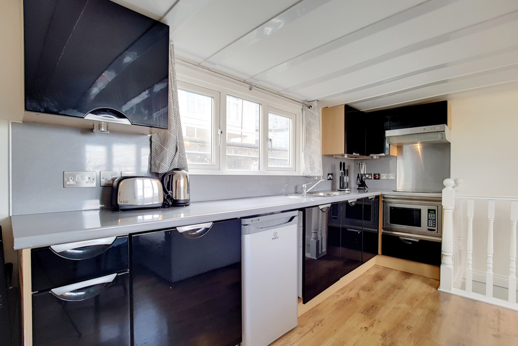 1 bed Apartment for rent in Battersea. From Martin & Co - Chelsea Riverside