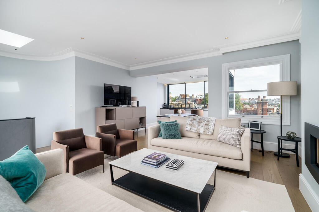 4 bed Apartment for rent in Kensington. From Martin & Co - Chelsea Riverside