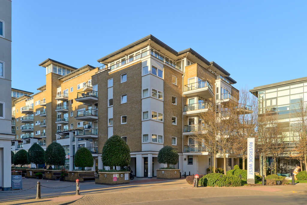 2 bed Apartment for rent in London. From Martin & Co - Chelsea Riverside