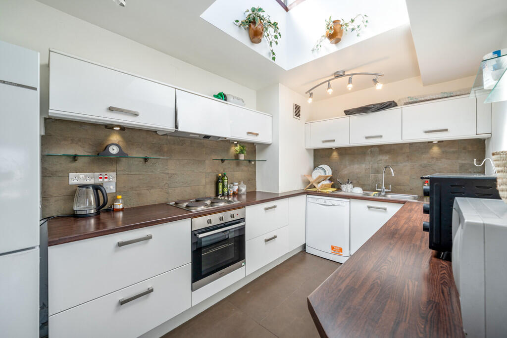 2 bed Apartment for rent in Chelsea. From Martin & Co - Chelsea Riverside