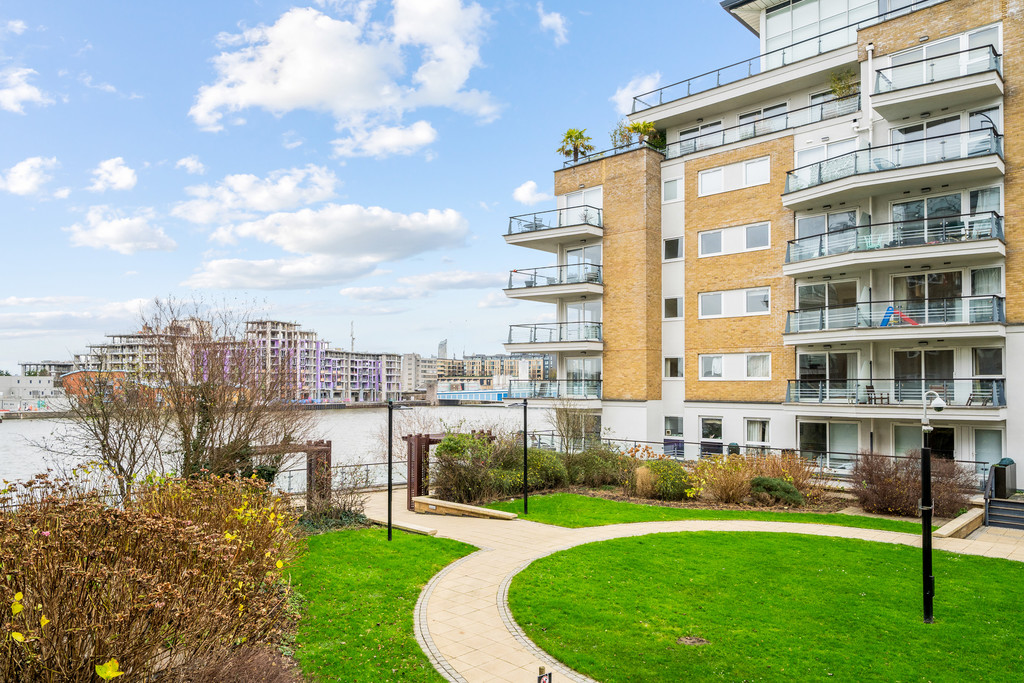 2 bed Apartment for rent in London. From Martin & Co - Chelsea Riverside