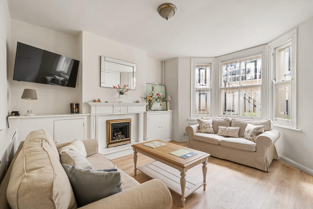 1 bed Apartment for rent in Battersea. From Martin & Co - Chelsea Riverside