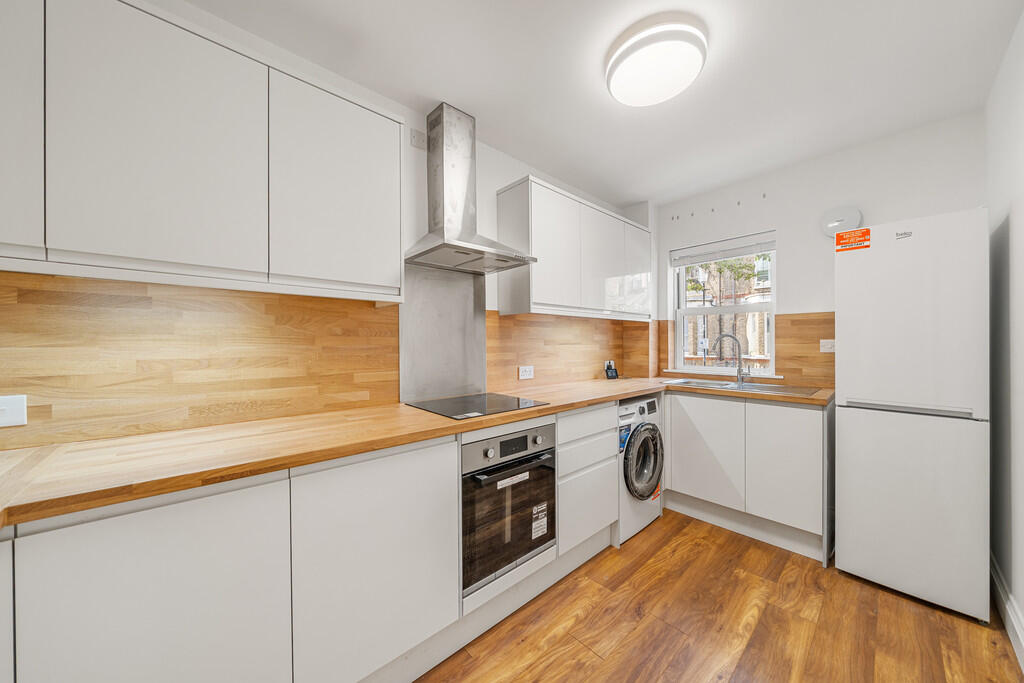 2 bed Apartment for rent in Battersea. From Martin & Co - Chelsea Riverside