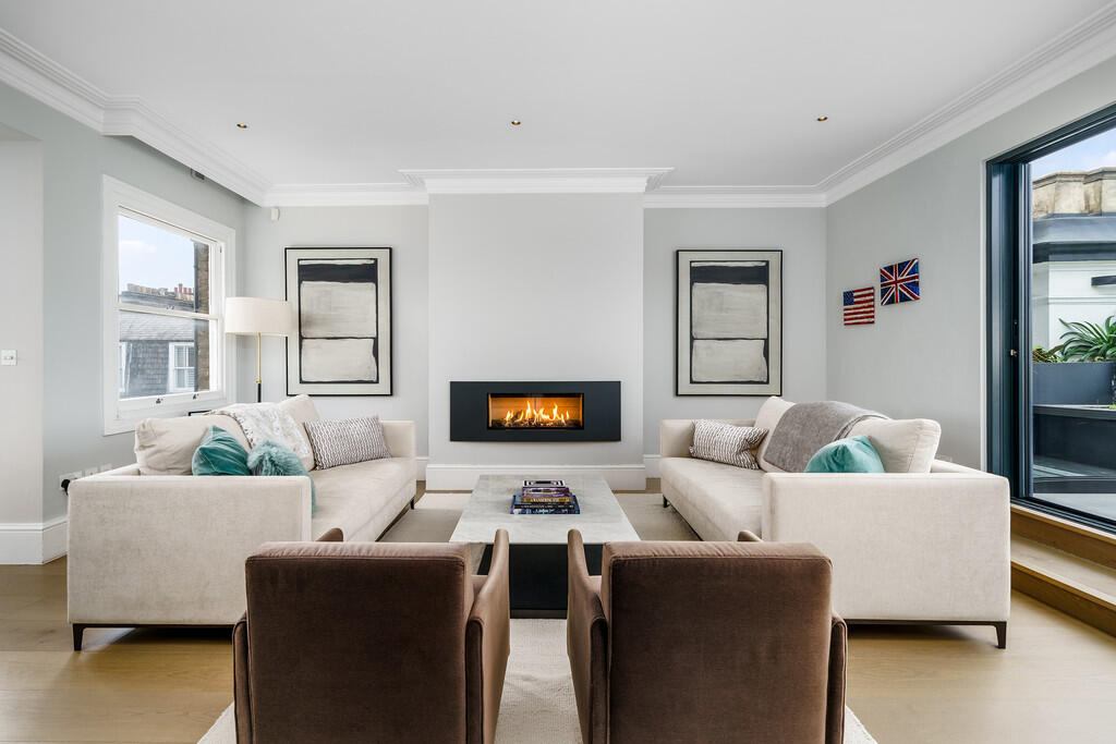 4 bed Apartment for rent in Kensington. From Martin & Co - Chelsea Riverside