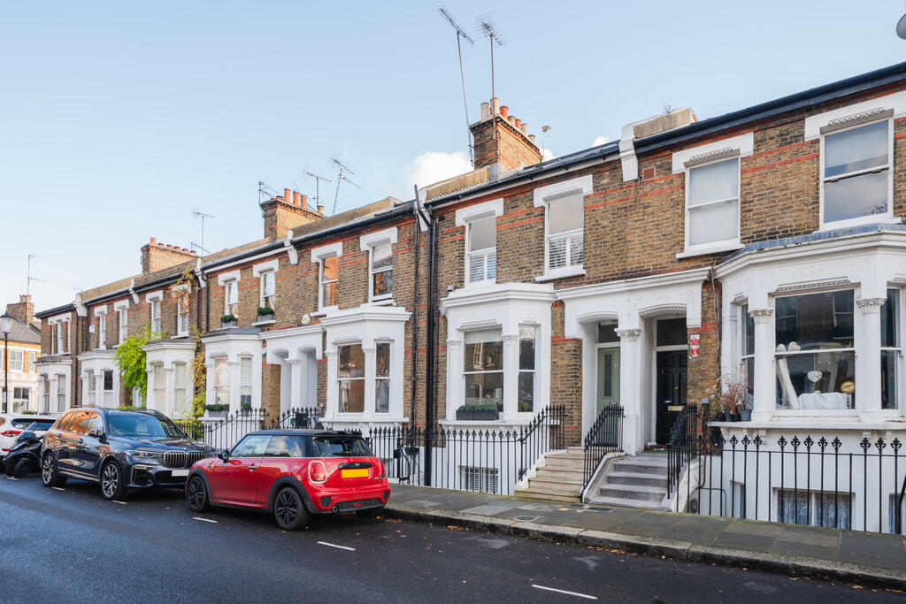 1 bed 1st Floor Flat for rent in Battersea. From Martin & Co - Chelsea Riverside