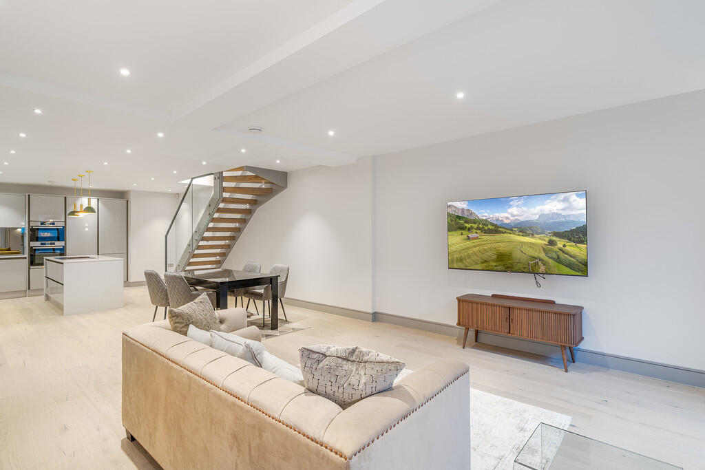 3 bed Apartment for rent in Battersea. From Martin & Co - Chelsea Riverside