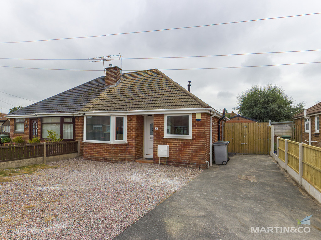 2 bed Semi-detached bungalow for rent in Merseyside. From Martin & Co - Wirral Bebington