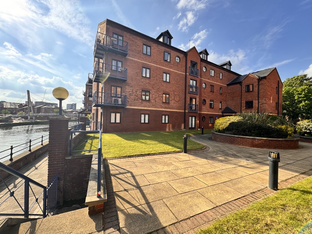 2 bed Apartment for rent in West Yorkshire . From Martin & Co - Leeds City