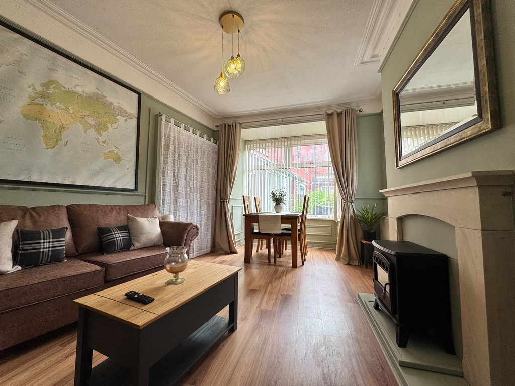 4 bed End of Terrace for rent in West Yorkshire. From Martin & Co - Leeds City