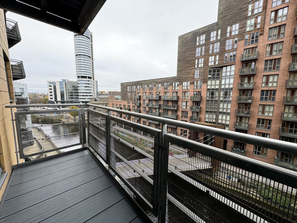 2 bed Apartment for rent in West Yorkshire. From Martin & Co - Leeds City 2 bed Apartment for rent in West Yorkshire. From Martin & Co - Leeds City
