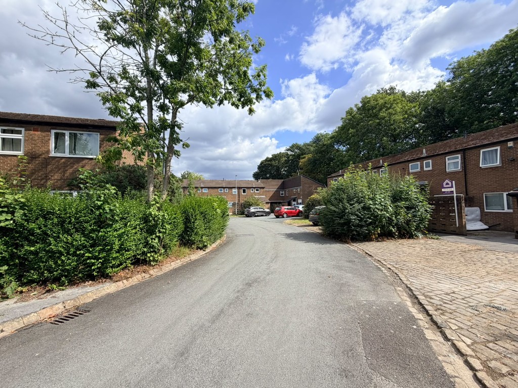 3 bed End of Terrace for rent in Bramhope. From Martin & Co - Leeds City 3 bed End of Terrace for rent in Bramhope. From Martin & Co - Leeds City
