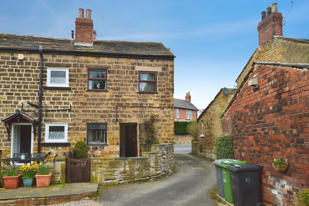 2 bed End of Terrace for rent in West Yorkshire. From Martin & Co - Leeds City 2 bed End of Terrace for rent in West Yorkshire. From Martin & Co - Leeds City