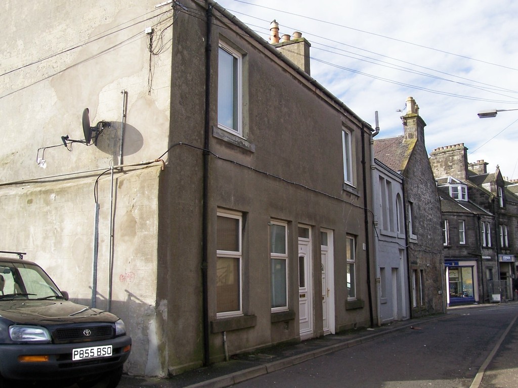 2 bed 1st Floor Flat for rent in Fife. From Martin & Co - Dunfermline