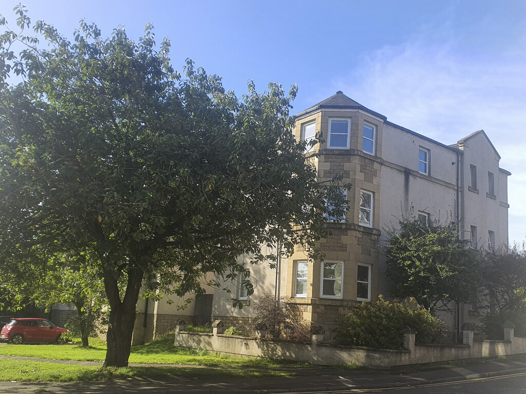 2 bed 1st Floor Flat for rent in Fife. From Martin & Co - Dunfermline