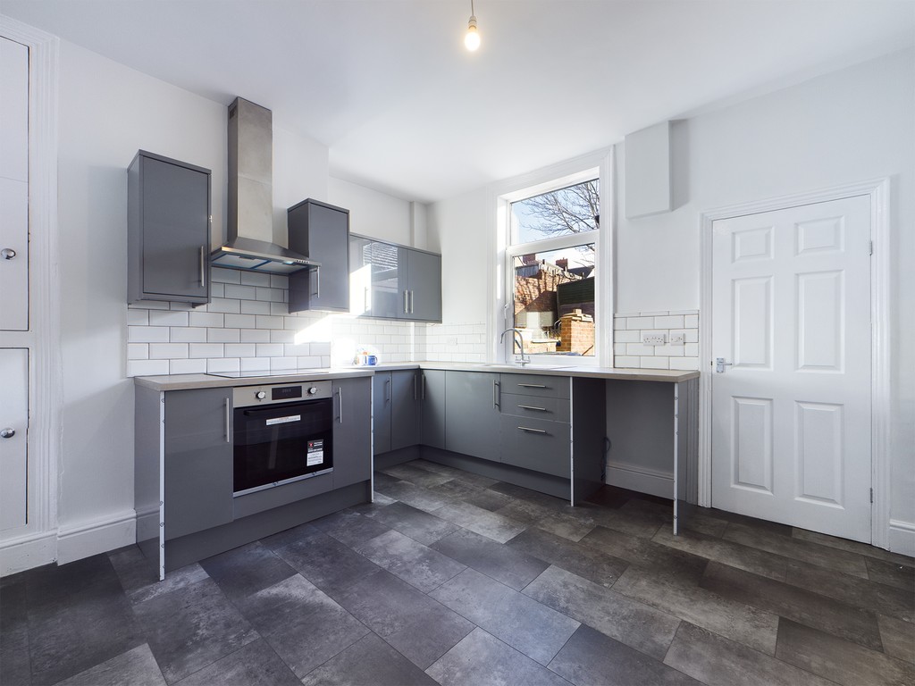 2 bed Mid Terraced House for rent in Derbyshire. From Martin & Co - Chesterfield