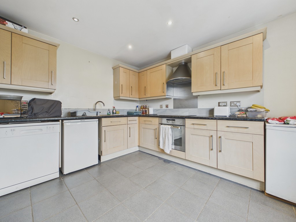 2 bed Apartment for rent in Chesterfield. From Martin & Co - Chesterfield