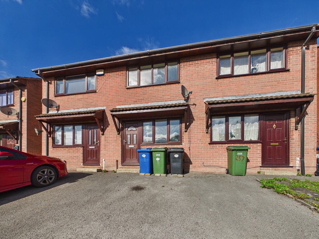 2 bed Mid Terraced House for rent in Chesterfield. From Martin & Co - Chesterfield