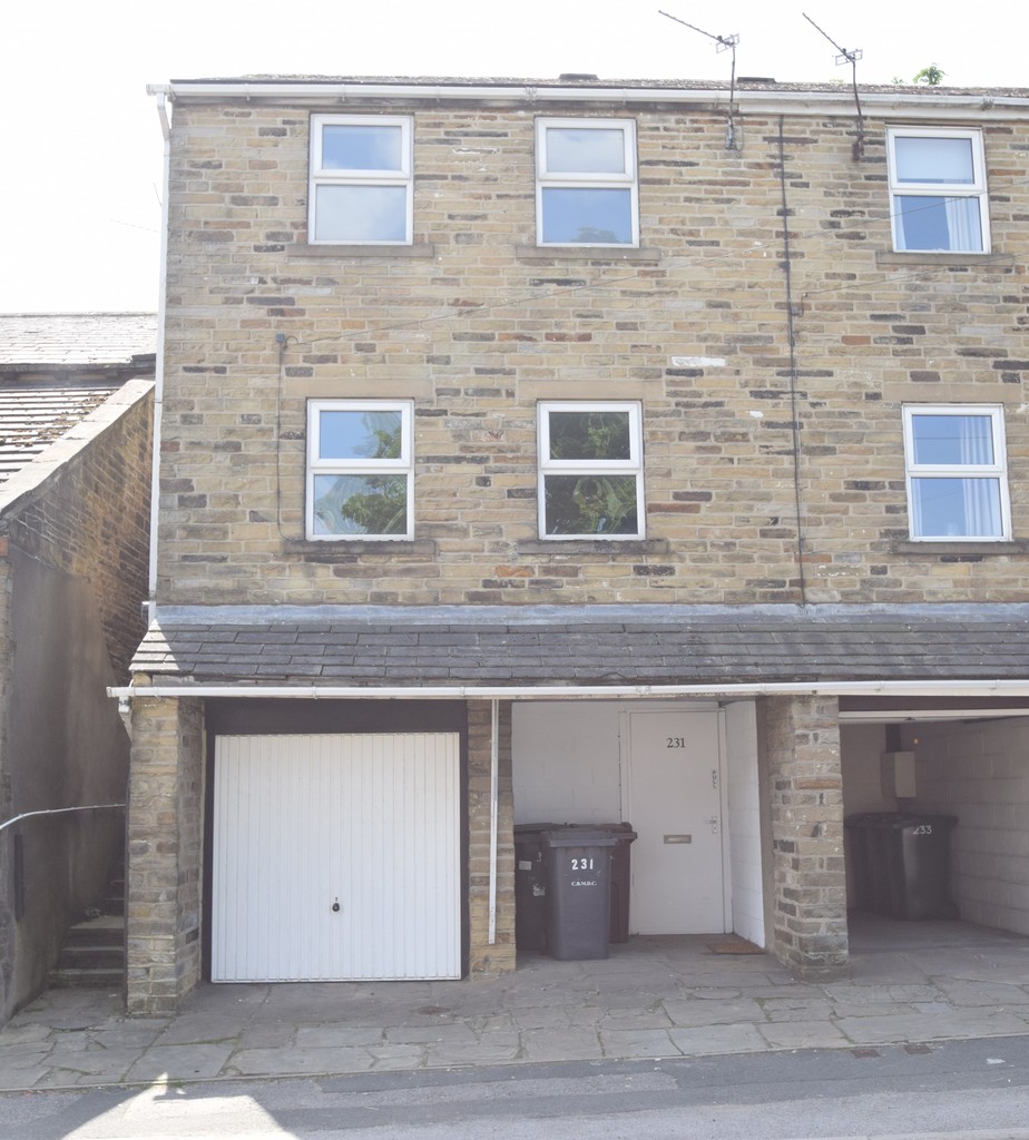 3 bed End Terraced House for rent in Bradford . From Martin & Co - Saltaire