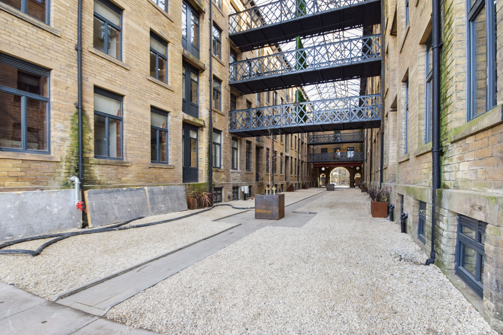 2 bed Apartment for rent in West Yorkshire. From Martin & Co - Saltaire