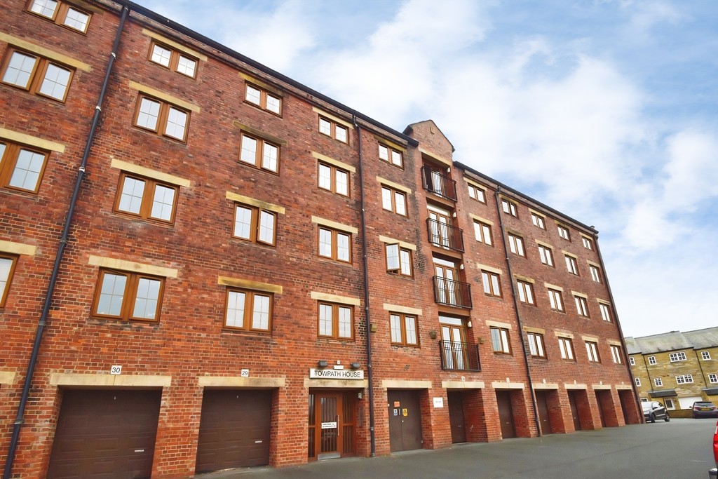 1 bed Apartment for rent in West Morton. From Martin & Co - Saltaire 1 bed Apartment for rent in West Morton. From Martin & Co - Saltaire