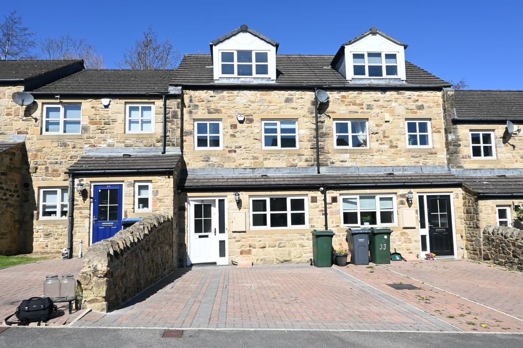 3 bed Town House for rent in Oakworth. From Martin & Co - Saltaire