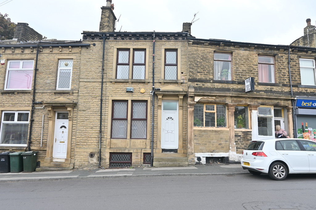 2 bed Mid Terraced House for rent in Calverley. From Martin & Co - Saltaire 2 bed Mid Terraced House for rent in Calverley. From Martin & Co - Saltaire