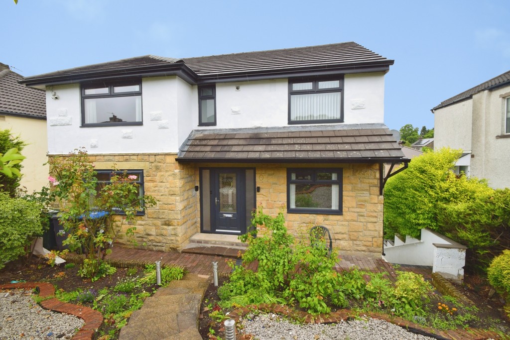 4 bed Detached for rent in Shipley. From Martin & Co - Saltaire